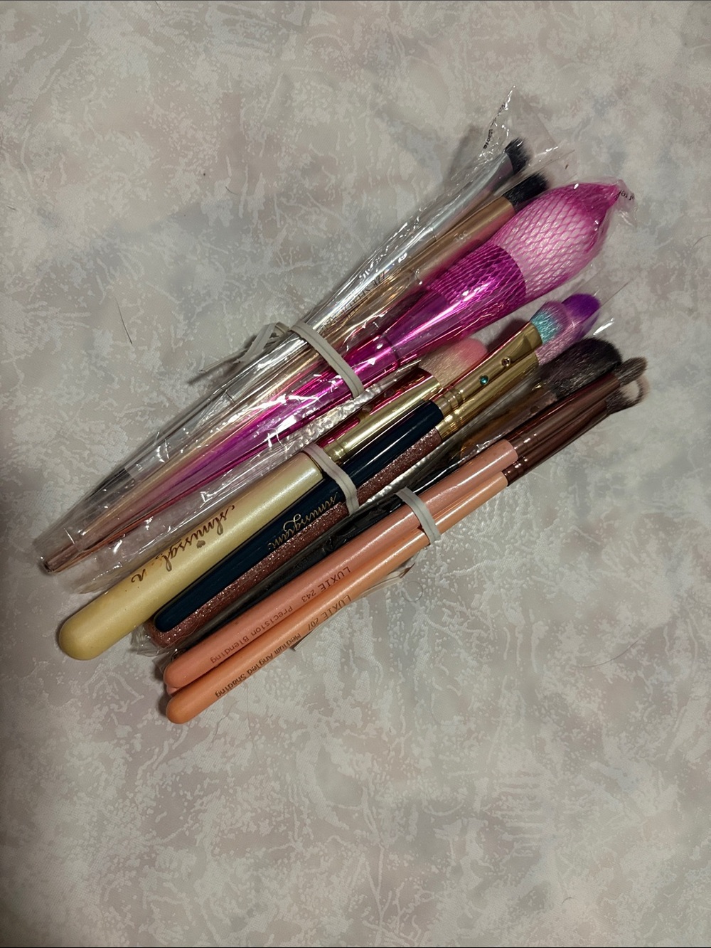ALL NEW Luxie Mixed Color Makeup Brush Set - Pink, Peach, Gold, Black